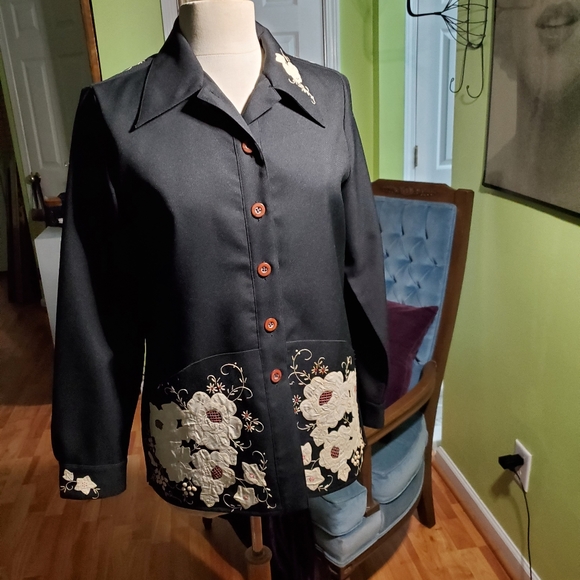 Hand Embroidered Authentic Vintage Jacket - Picture 6 of 6